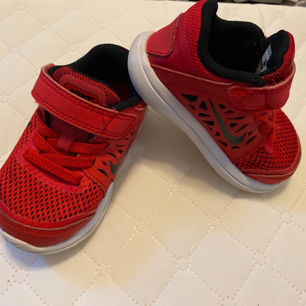 Nike FLEX 2016 Run red Black Athletic Shoes Baby Toddler Kids 5C 834280-600 Boy